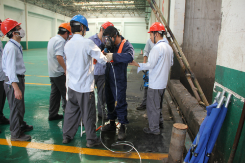 ���ݹ�˾��չ��������ְԱ׹���Ԯ���徲����