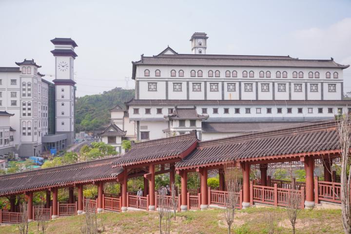 ��������԰����ɽ�ֹ��� ����������ɫ��̼����